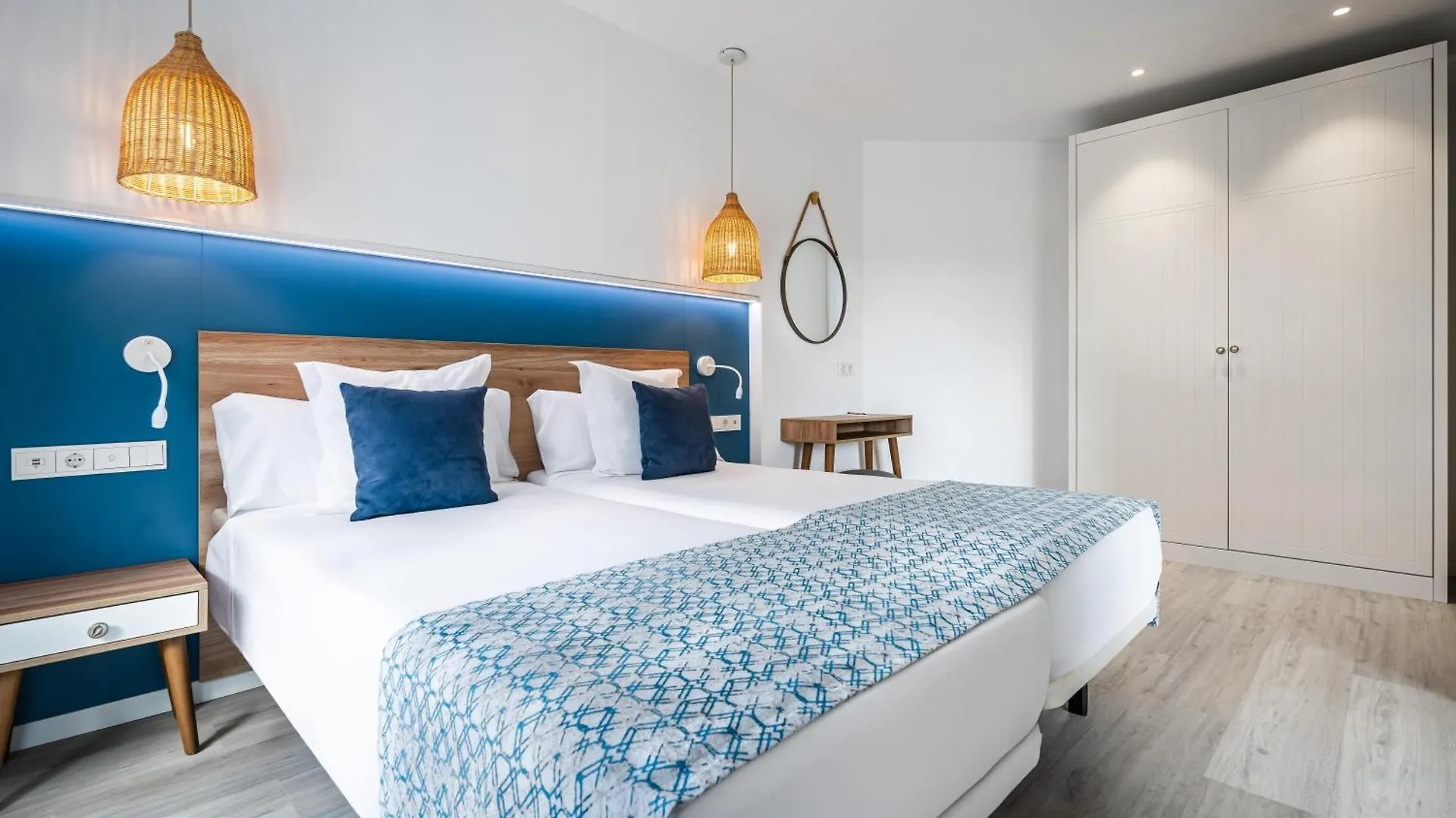 ****  Hotel Thb Gran Bahia Can Picafort  Spain